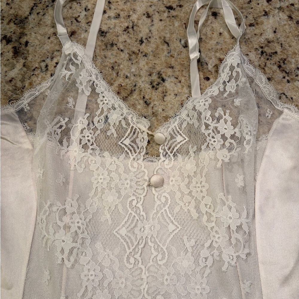 Vintage Vanity Fair Lace Panel Chemise in Cream - Picture 3 of 9